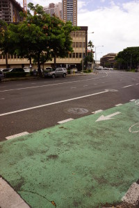 View from King Street looking toward South Street. This is the location of the proposed bicycle-specific traffic light. This like will turn green in sync with the traffic light on Kapiolani.
