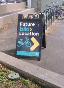 Sign indicating a future Biki location